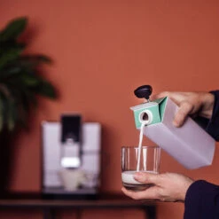 Milchlanze 7 Milchlanze -Bestes Café Geschäft 104537 104537 nivona milchlanze einschenken