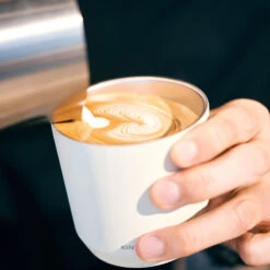 Kinto To-Go Tumbler 240 Ml Mit Stöpsel Weiss -Bestes Café Geschäft 105560 105560 kinto togotumbler 240ml with plug white 4